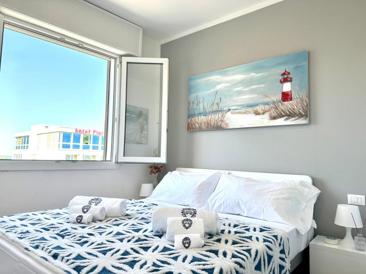 Beach Front Apartment Sabbiadoro Lignano Sabbiadoro Exterior photo